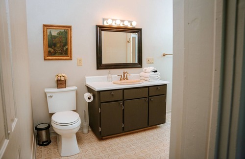 Etna Bed & Breakfast | Lupine Room