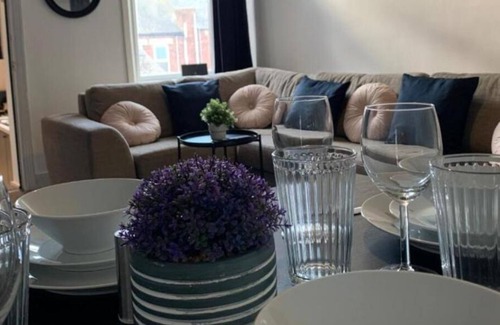 Gateshead Condo | Lush 4 bdrm maisonette nr Ncle free wifi,parking