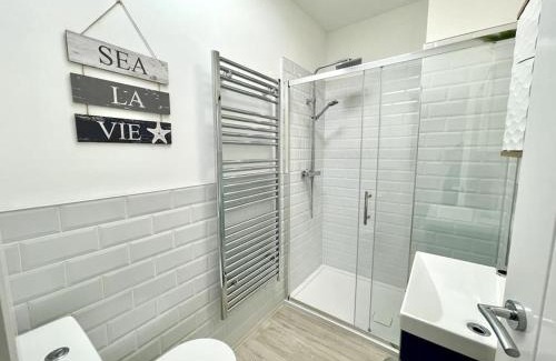 Porthcawl Apartment | Lush Porthcawl Coney Beach 2 bedroom apt, Spacious, Parking, Prime Location