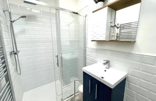 Porthcawl Apartment | Lush Porthcawl Coney Beach 2 bedroom apt, Spacious, Parking, Prime Location
