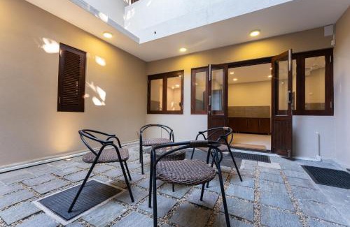 Pita Kotte Villa | Lush Royale Villa Kotte with Pool & Gym