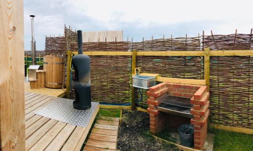 Brightlingsea House | Lushna 5 Petite at Lee Wick Farm Cottages & Glamping
