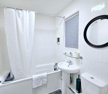 Telford House | LushStay Telford - Families, Contractors & Group of Friends, long term stay