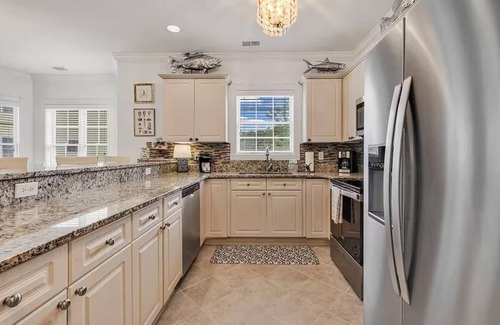 Central Myrtle Beach Apartment | Luster Leaf Villa +Golf + Modern Premier Condo!
