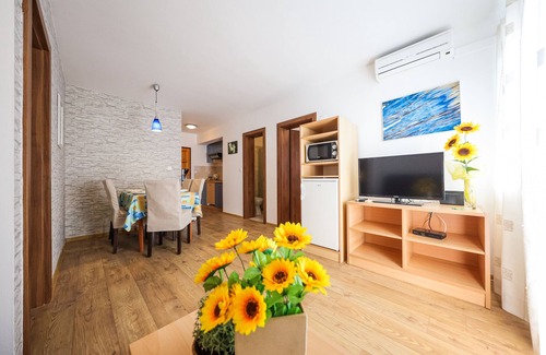 Kozino Apartment | Luton Apartments, Zadar - Kozino, Heated Pool & Hot Tub