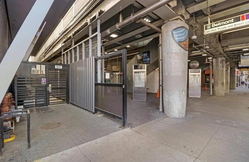 Lakeview Apartment | Lux 1BR & 1BA Apartment in Belmont - Belmont 207
