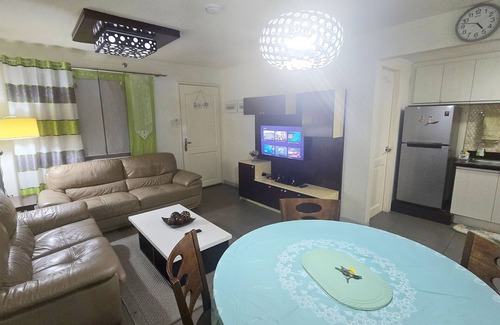 Cebu Condo | Lux. 2 BR Condo Seaside Close to SM Seaside Megamall-Huge pools