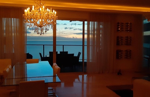 Punta Pacifica Apartment | Lux 3/3.5 - 3000sft Condo Next to Trump Hotel