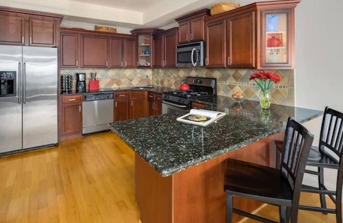 Union City Condo | Lux 3 Bed/2Bath Overlooks Manhattan - Across the River