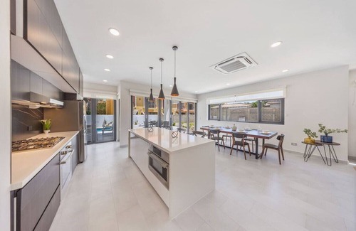 Gold Coast Villa | LUX 4BR and 3BA Villa with Pool at Malmokweg 48 by Bocobay