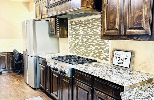Frisco House | Lux 5BR Near Legacy The Star - 4800 sqftS spacious in fabulous Frisco WiFi