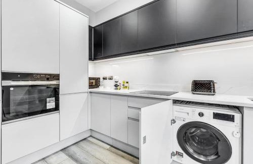 Abbey Road Apartment | LUX Abbey Road Apartment Sleeps up to 7