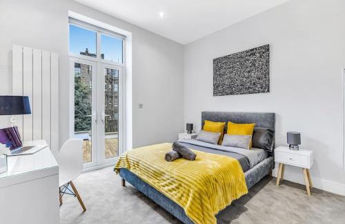 Abbey Road Apartment | LUX Abbey Road Apartment Sleeps up to 7