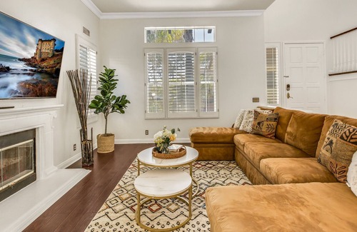 Huntington Beach Villa | LUX - Amazing Huntington Beach City Home Walk 2 Beach And Close to Disney