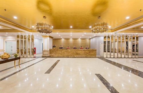 Son Tra Hotel | Lux Apartment Danang Golden Bay Deluxe King with Balcony and Ocean View