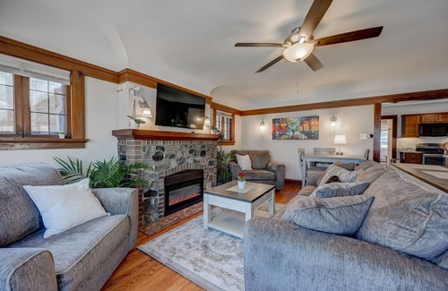 Bay View House | Lux Bayview Nest: Near Downtown