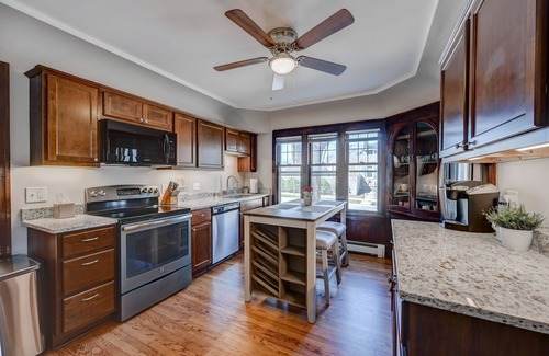 Bay View House | Lux Bayview Nest: Near Downtown