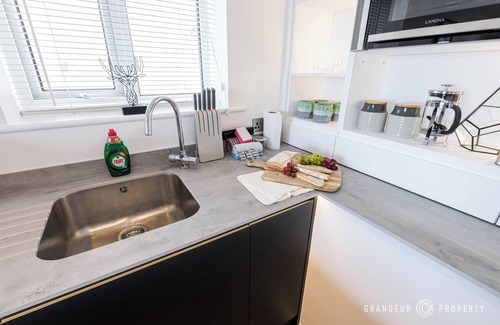 Southbourne House | Lux Beachfront House. Balcony/Sea Views, Parking