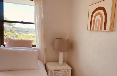 Bonny Hills House | Lux Beachside House - 1 minute to beach!
