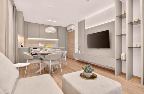 Saints Constantine and Helena Apartment | Luxury Ap Bella - Parking & Pool in Azur Panorama