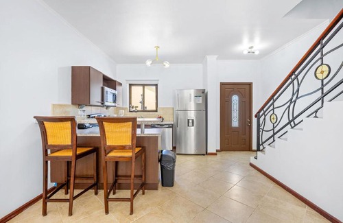 Gold Coast Apartment | Lux Condo In Gold Coast Aruba W Pools & Gym