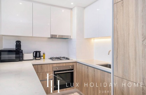 Al Sufouh 2 Apartment | LUX Contemporary Suite Marina View 3