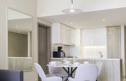 Al Sufouh 2 Apartment | LUX Contemporary Suite Marina View 3