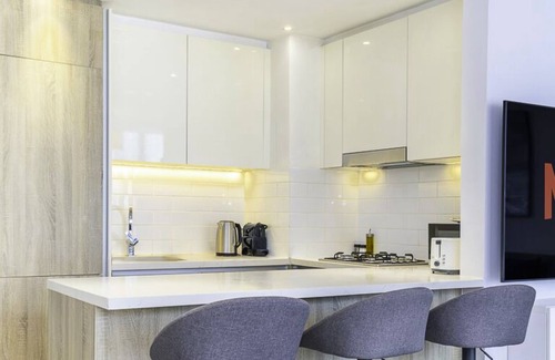 Al Sufouh 2 Apartment | LUX Contemporary Suite Marina View 6