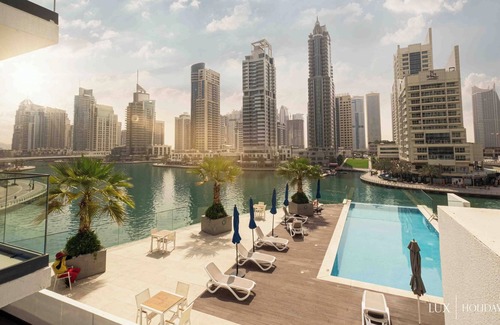 Al Sufouh 2 Apartment | LUX Contemporary Suite Marina View 4