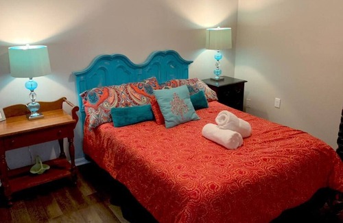 Highlands House | Lux Highlands Gem | Monthly Stay - 2BR 2BA Dog OK