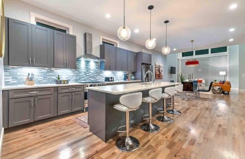 Eighth Avenue House | Lux Home 13 Beds Walk 2 Restaurants Rooftop
