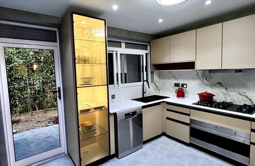 Kireka House | Lux home in Butabikka with comfy hotel-style beds