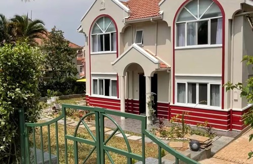 Kireka House | Lux home in Butabikka with comfy hotel-style beds