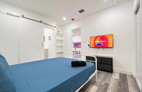 Seybold Ski Chalet | Lux Home near airport beach DWTN midtown wynwood