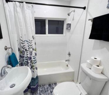 Seybold Ski Chalet | Lux Home near airport beach DWTN midtown wynwood