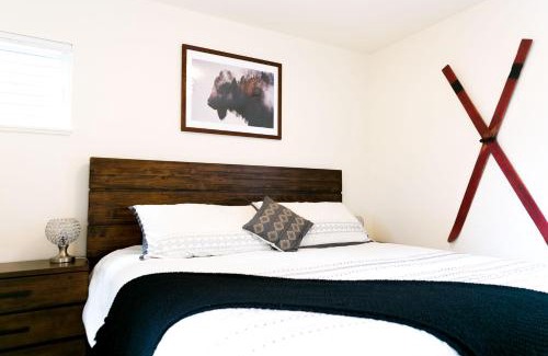 Whitefish Ski Chalet | LUX Modern Chalet, Pool & Hot Tub, 10 Mins to the Mountain & Incredible Views