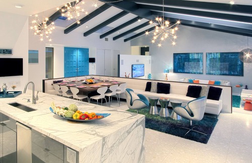 Vista Las Palmas House | Lux Modern Estate perfect for families. 9 beds, Pool, Spa, Views, Dogs ok