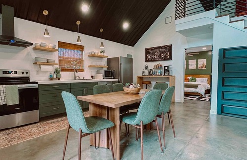 Waynesville House | LUX Mountain Barndominium Getaway/BRAND NEW/Sleeps 6/4 mi to Main St