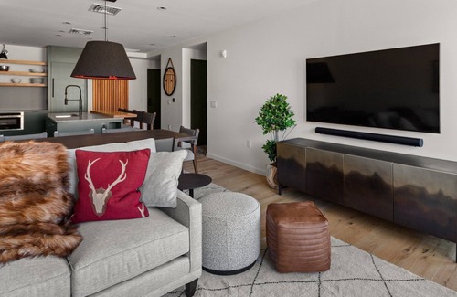Stowe Area Condo | Lux Mountainside 2 Bed Mountainside Condo