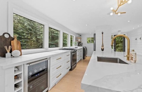 Muskoka Lakes House | Lux Muskoka Waterfront 5 BR Luxury