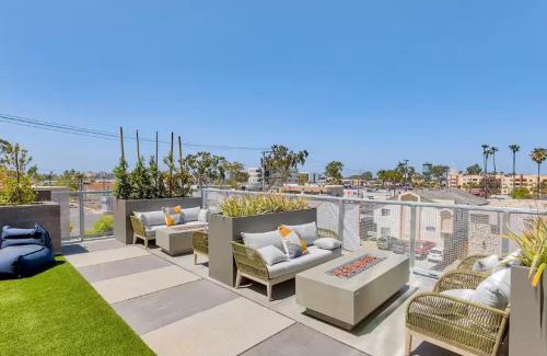 North Park Apartment | LUX Oasis North Park, King Beds, Workspaces, Parking