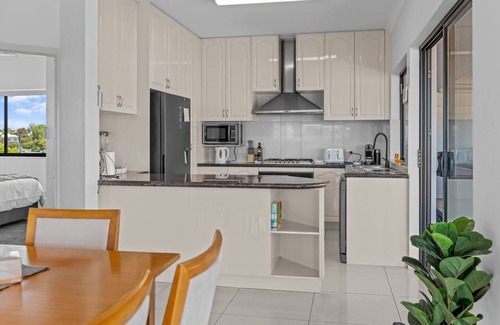 Highgate Hill Apartment | Lux Penthouse, Private Rooftop