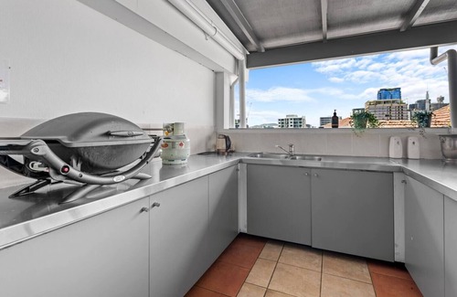 Highgate Hill Apartment | Lux Penthouse, Private Rooftop