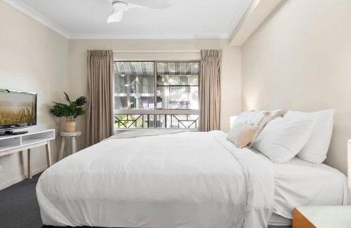 Westcourt Apartment | Lux Resort - 9 Pools Gym & Bbq