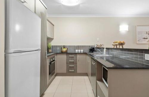 Westcourt Apartment | Lux Resort - 9 Pools Gym & Bbq
