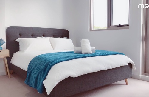 Asquith Apartment | Lux retreat/2Bd2Bth/Close to train/WiFi/Netflix/Washer/Dryer