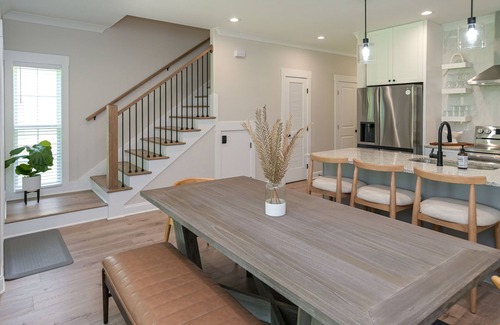 Madison House | Lux Retreat Off the Beat 172 A