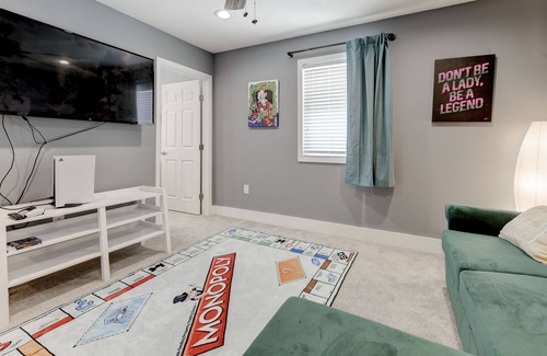 St. Johns House | Lux Spacious 2 bed + 2 bath + 2 living room townhome