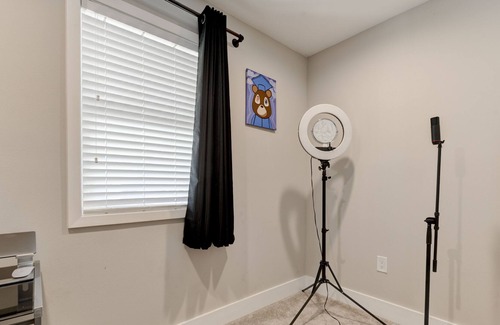 St. Johns House | Lux Spacious 2 bed + 2 bath + 2 living room townhome