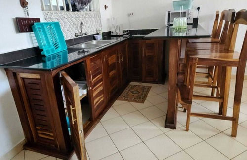 Diani Beach Villa | Lux Suites Diani Airstrip Villas
